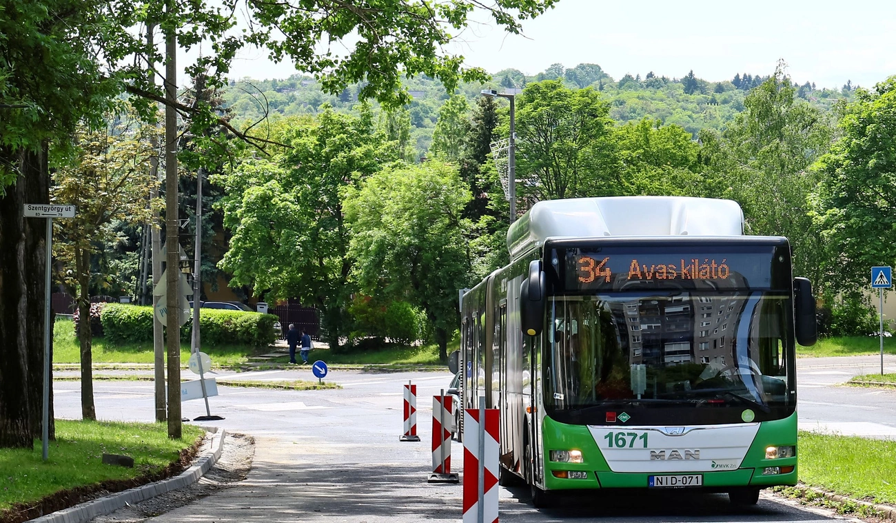 Avas busz