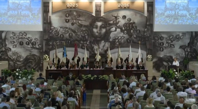 bolcsesz_diplomaoszto_tavoli_kep.jpg