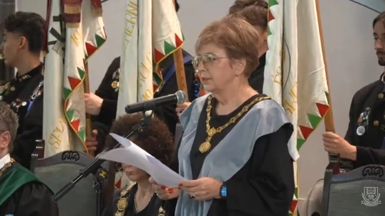 bölcsész diplomaosztó. Fotó: Miskolci Egyetem youtube