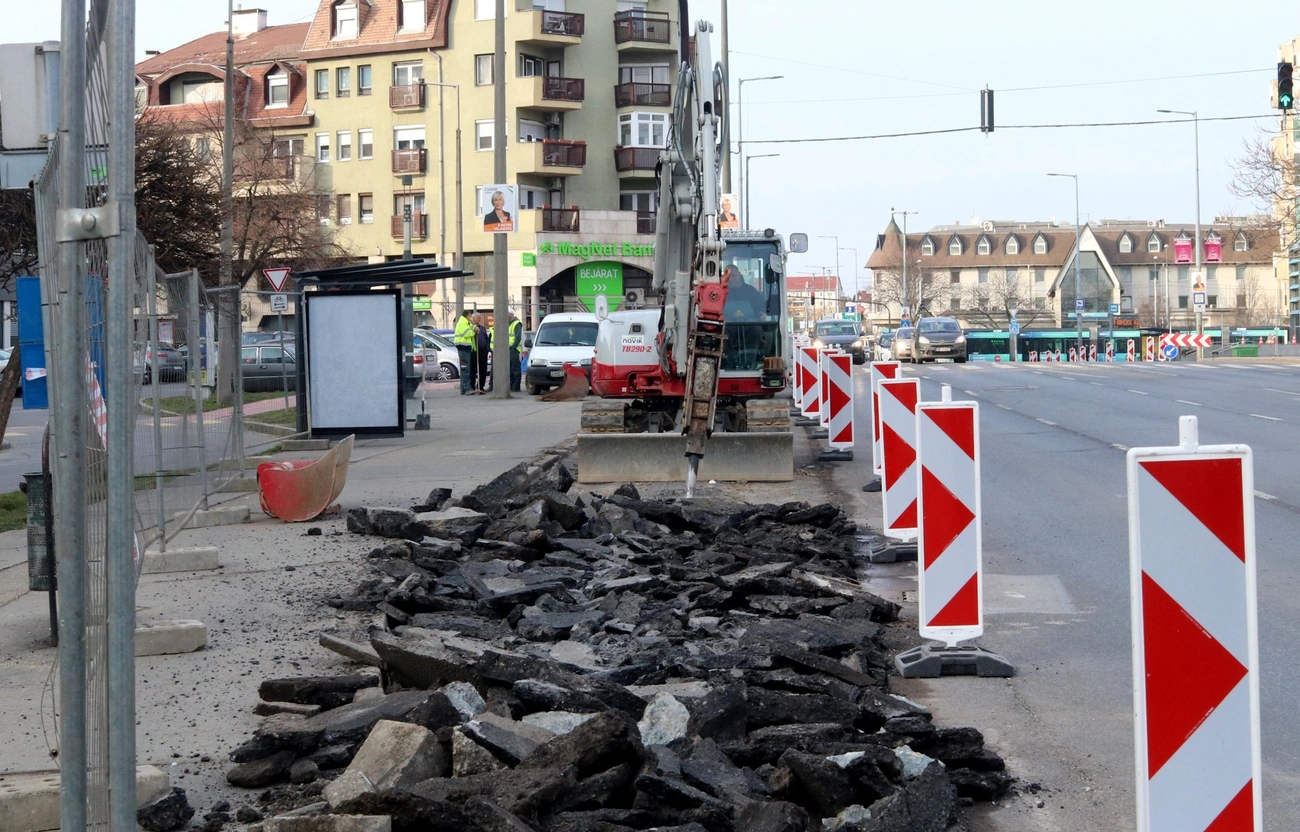 26-os főút javítása. Fotó: Mocsári László