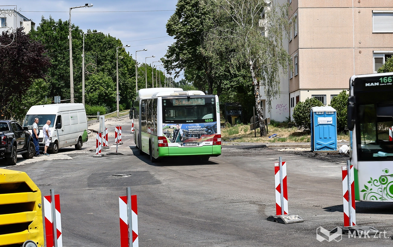Leszih Andor utca megállóhely MVK