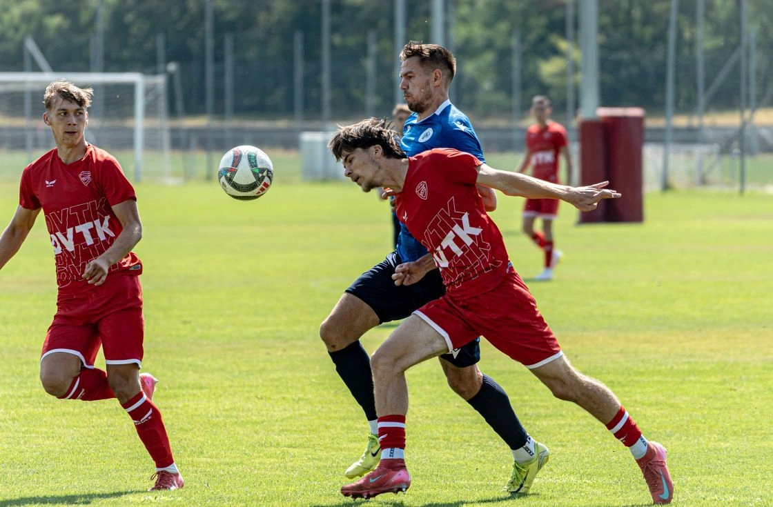 nb_iii_dvtk_ii-godollo_1-0_1-0_friss_1120.jpg