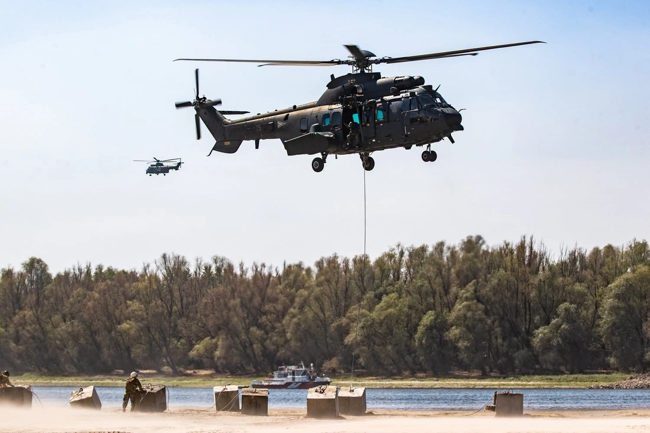 paks_helikopter_emelokotel_eszak_ferr_2608_jpeg.jpg