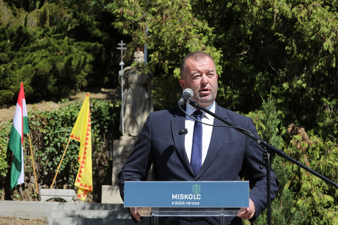 Augusztus 20. Felsőhámorban. Hollósy András alpolgármester. Fotó: Juhász Ákos
