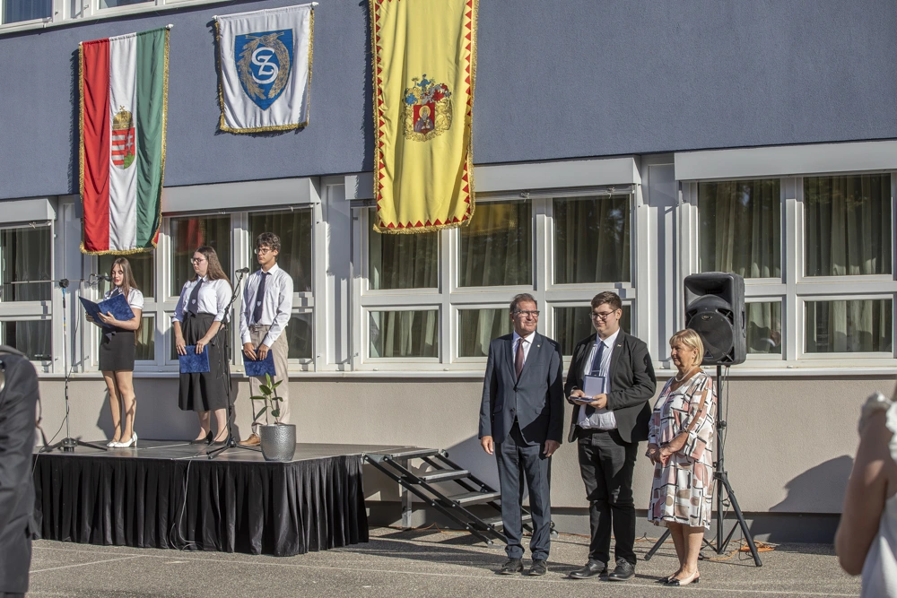 Ösztöndíjas szentpális diákok. Fotó: BOKIK