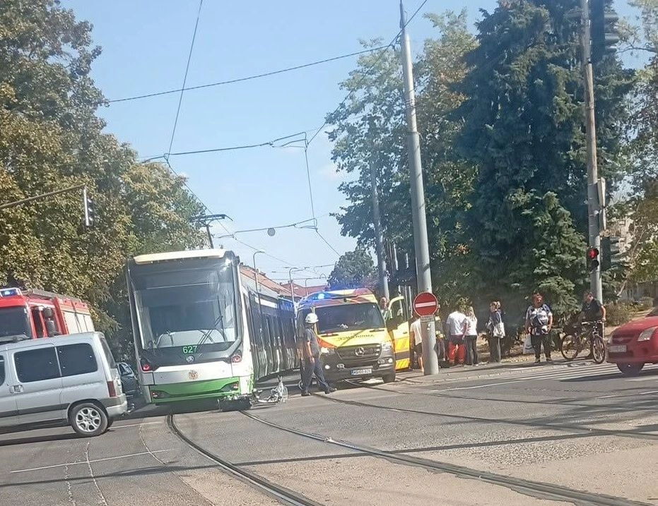 villamos kerékpáros mentőautó Malomszög