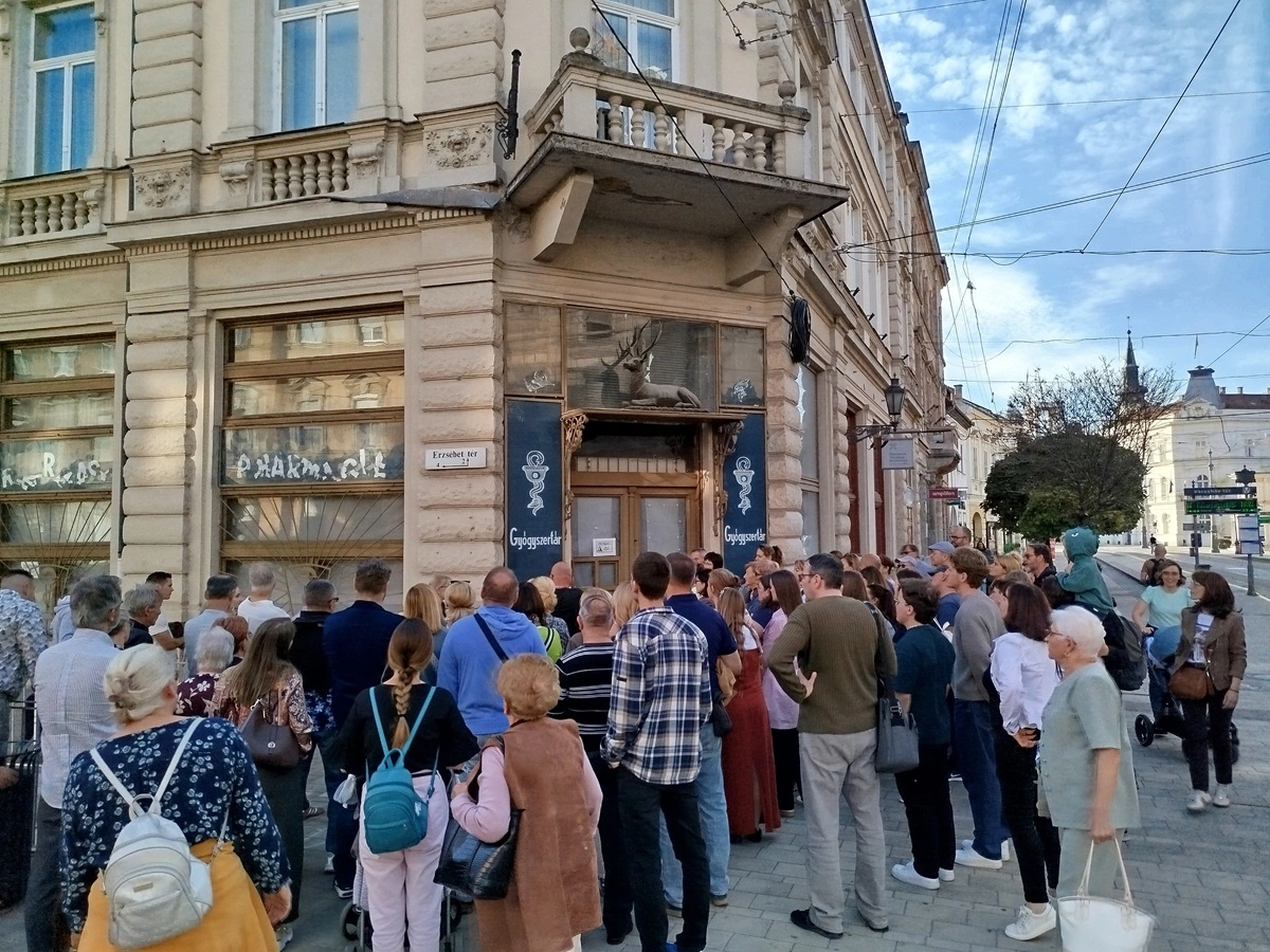 Forrás belvárosi séta