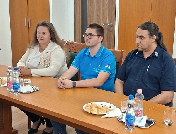 makkai_jozsef_bokik_worldskills_koszontes_261012_bokik-3.jpg