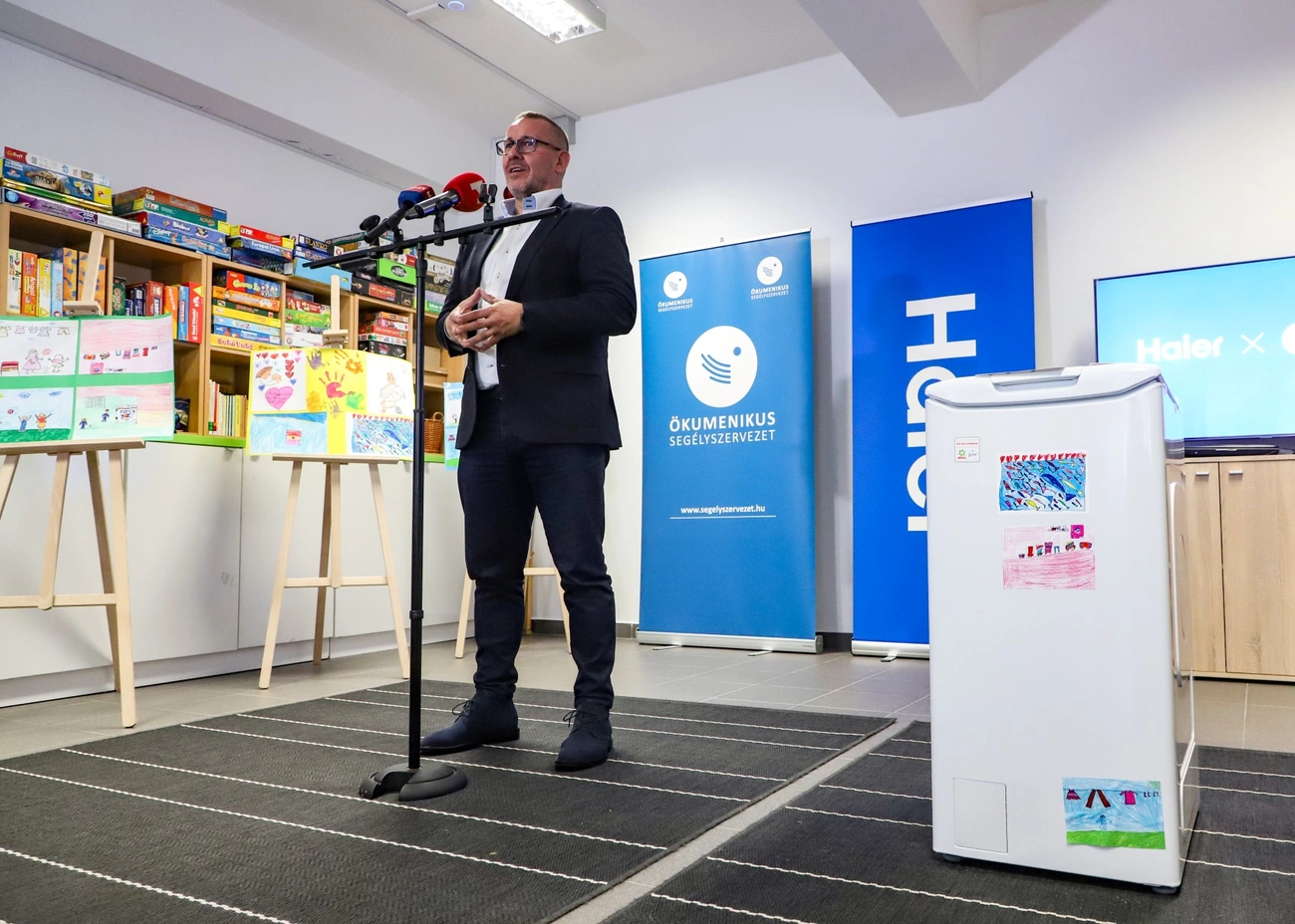 Mosógépek a Családi Átmeneti Otthonának. Fotó: Mocsári László