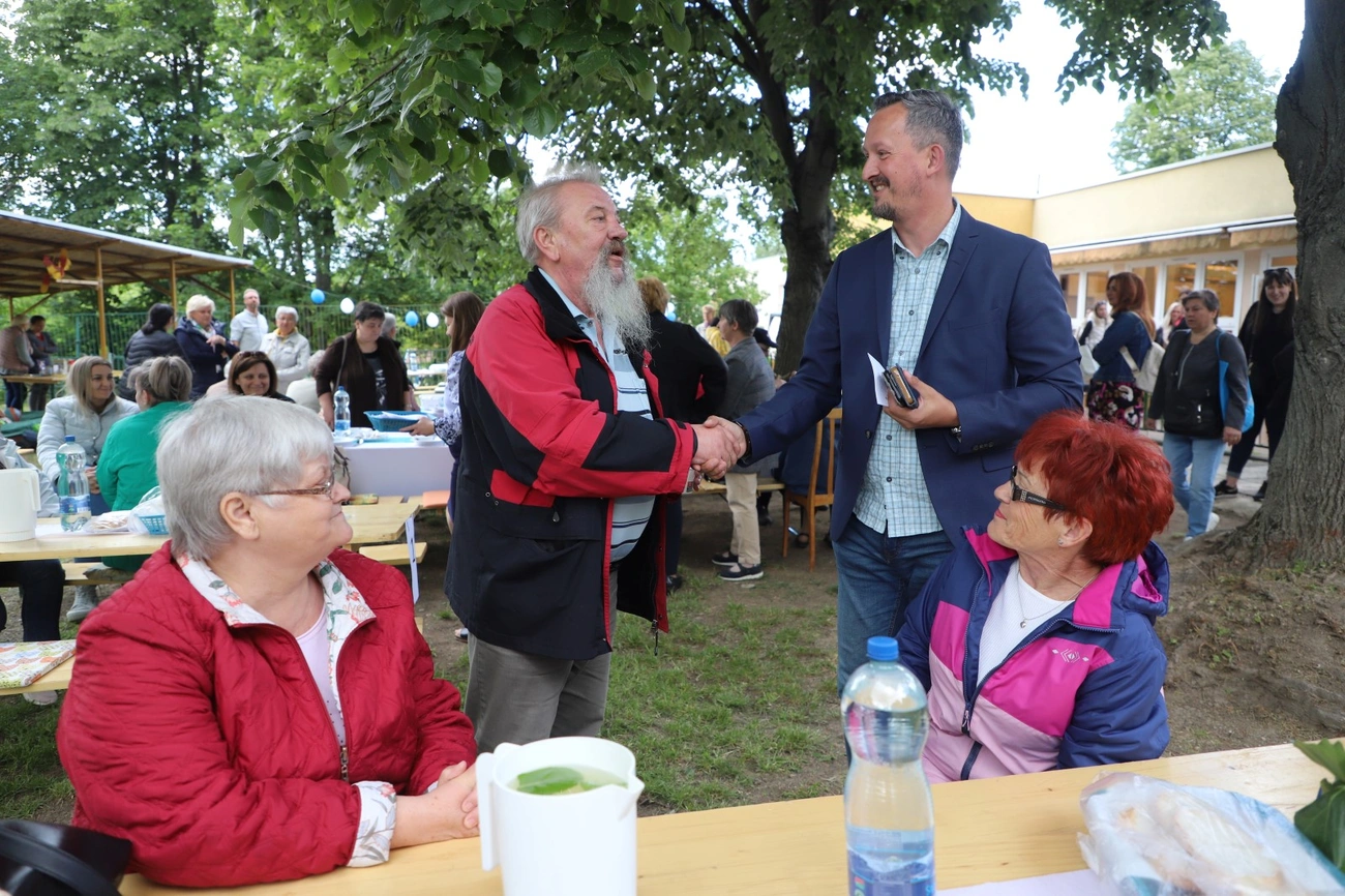 Nyugdíjas találkozó a Napraforgó Bölcsődében
