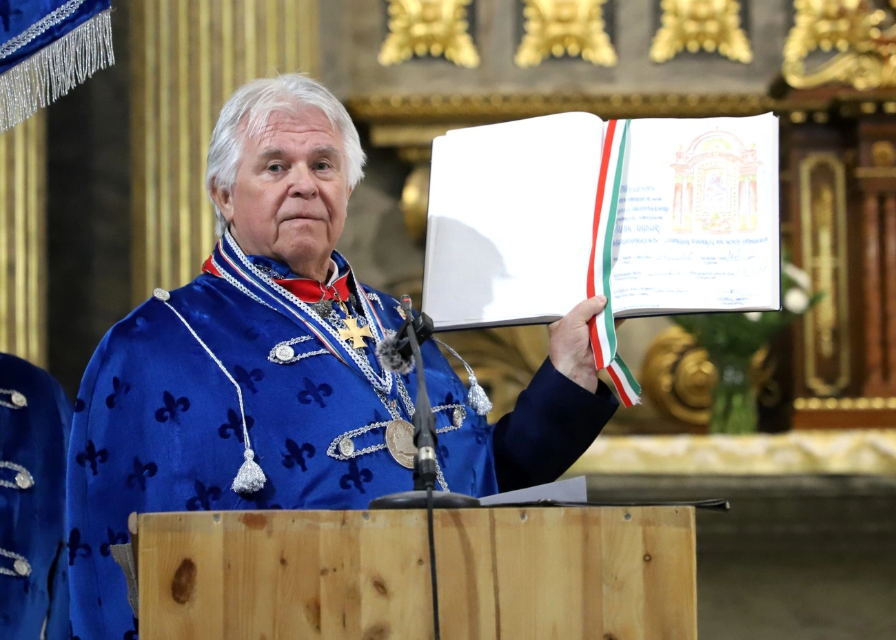 Borlovag avatás a Minorita templomban