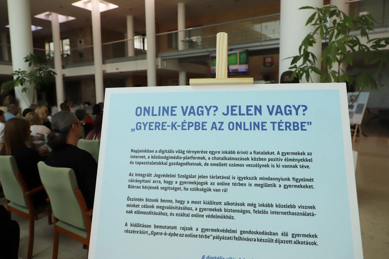 Gyermekjogok a digitális térben - kiállítás az egyetemen