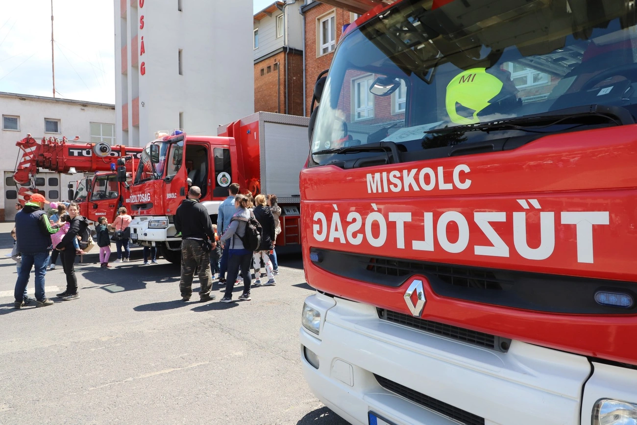 Nyitott Szertárkapuk - gyermeknap a tűzoltóságon