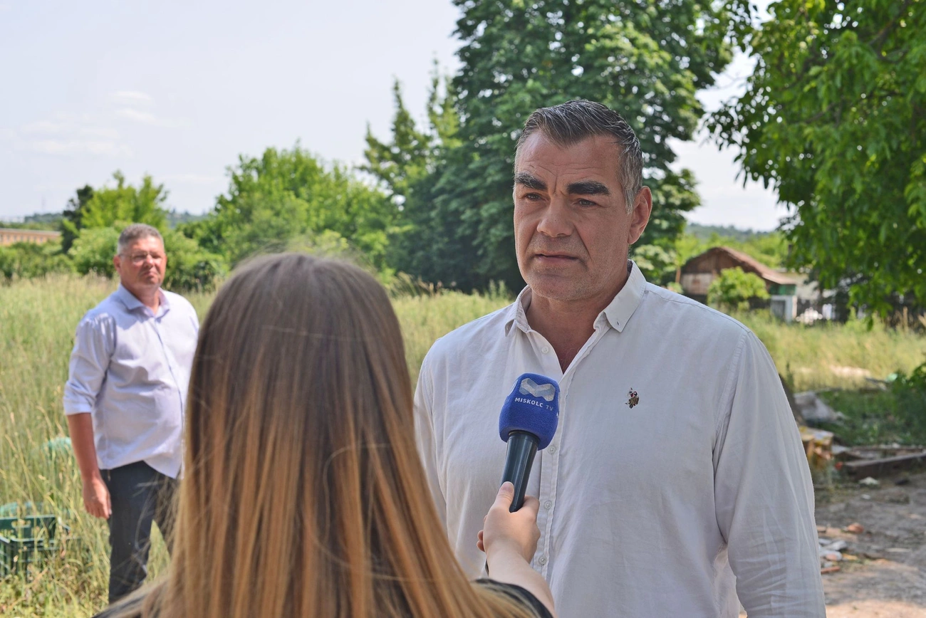 Folytatódik a bontás a számozott utcákban