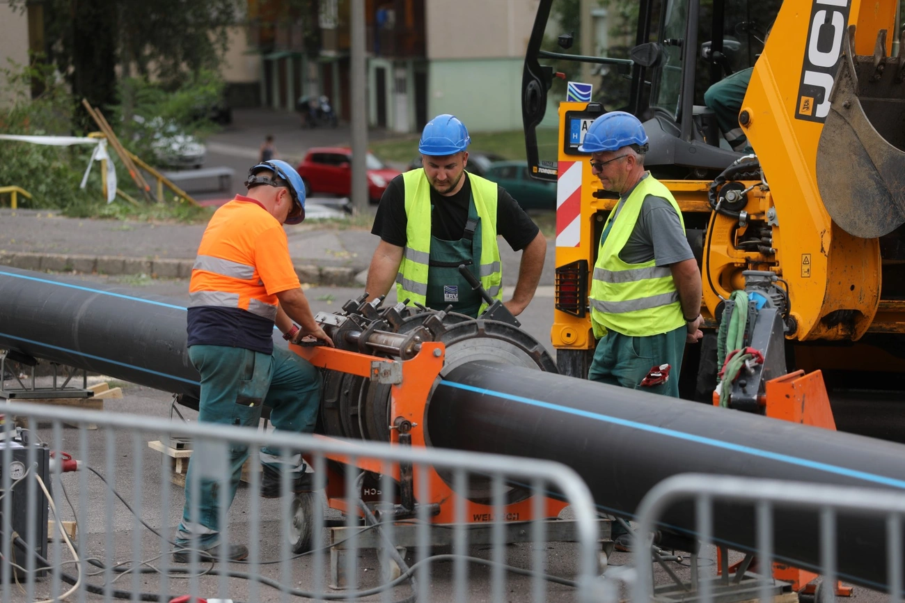 Csőcsere a Klapkán