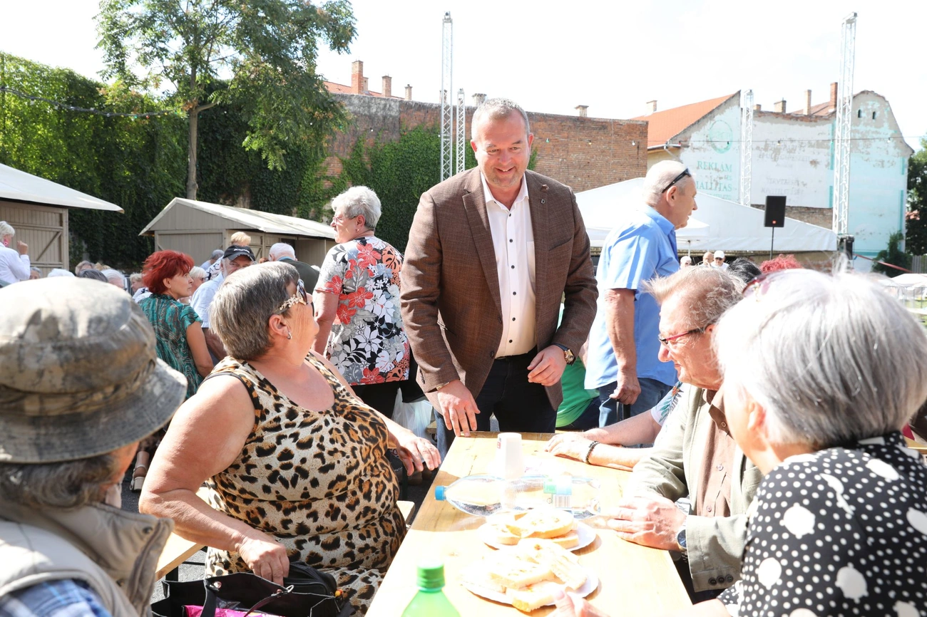 Nem csak a húszéveseké a világ