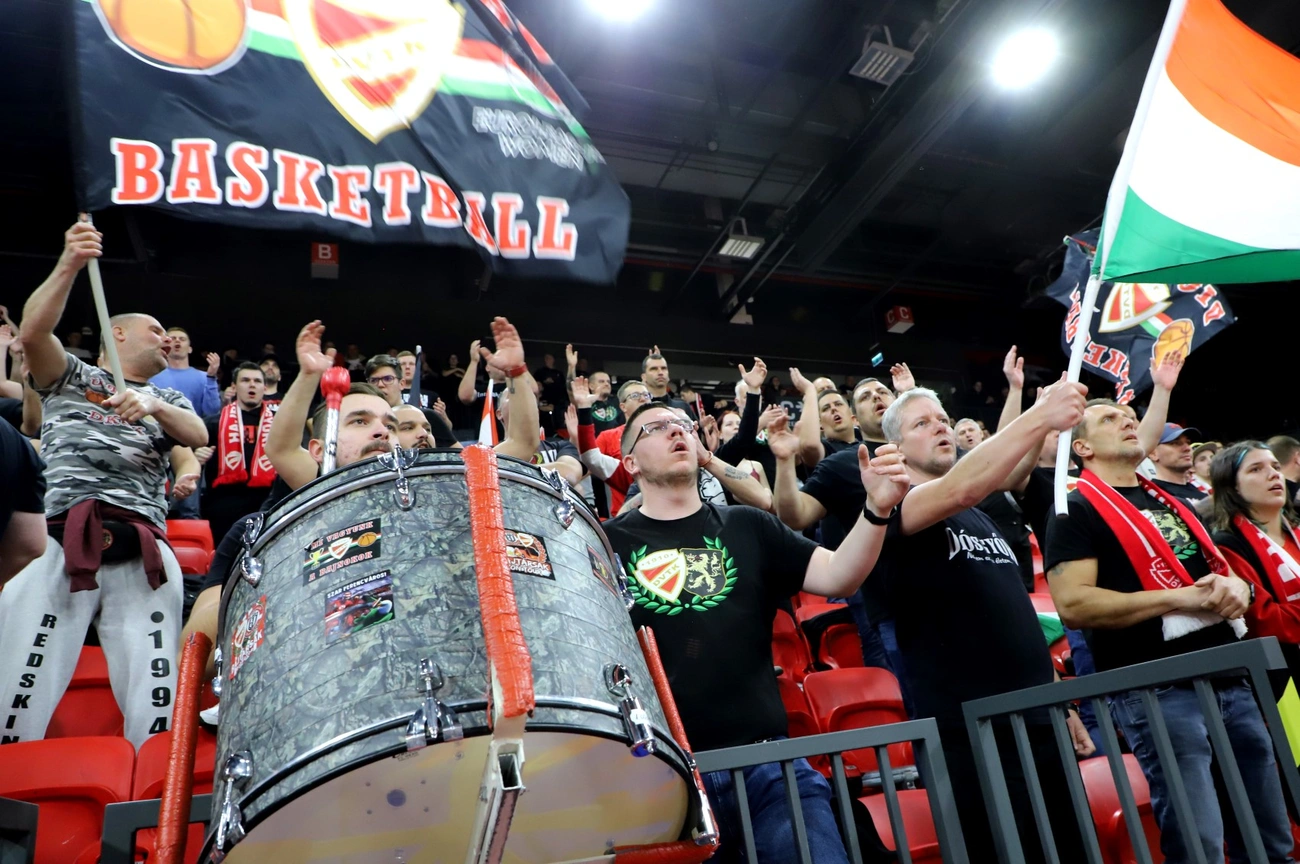 DVTK HUNTHERM - Olympiacos SFP 87-63