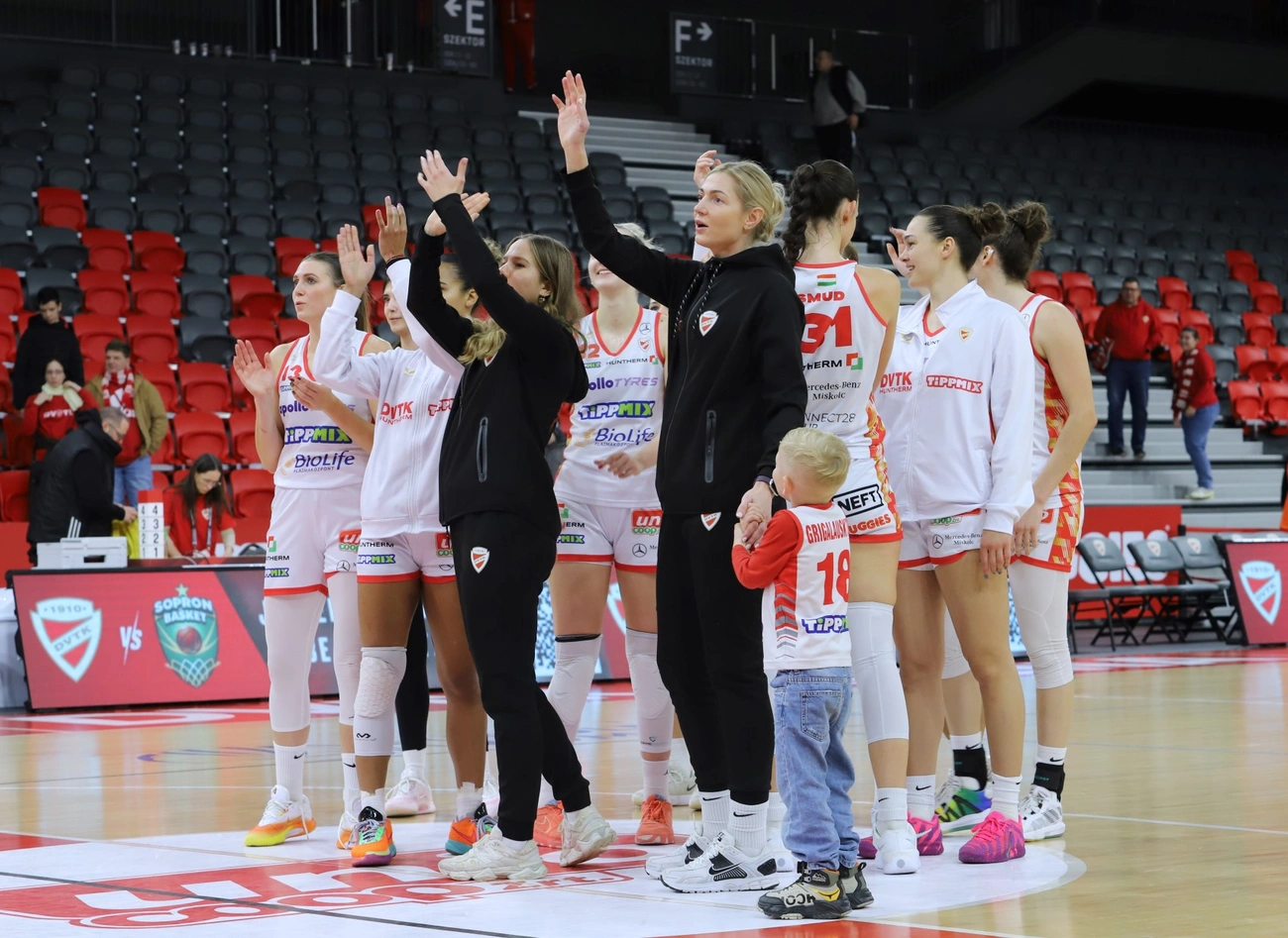 DVTK HUNTHERM - UNI Győr 99-55