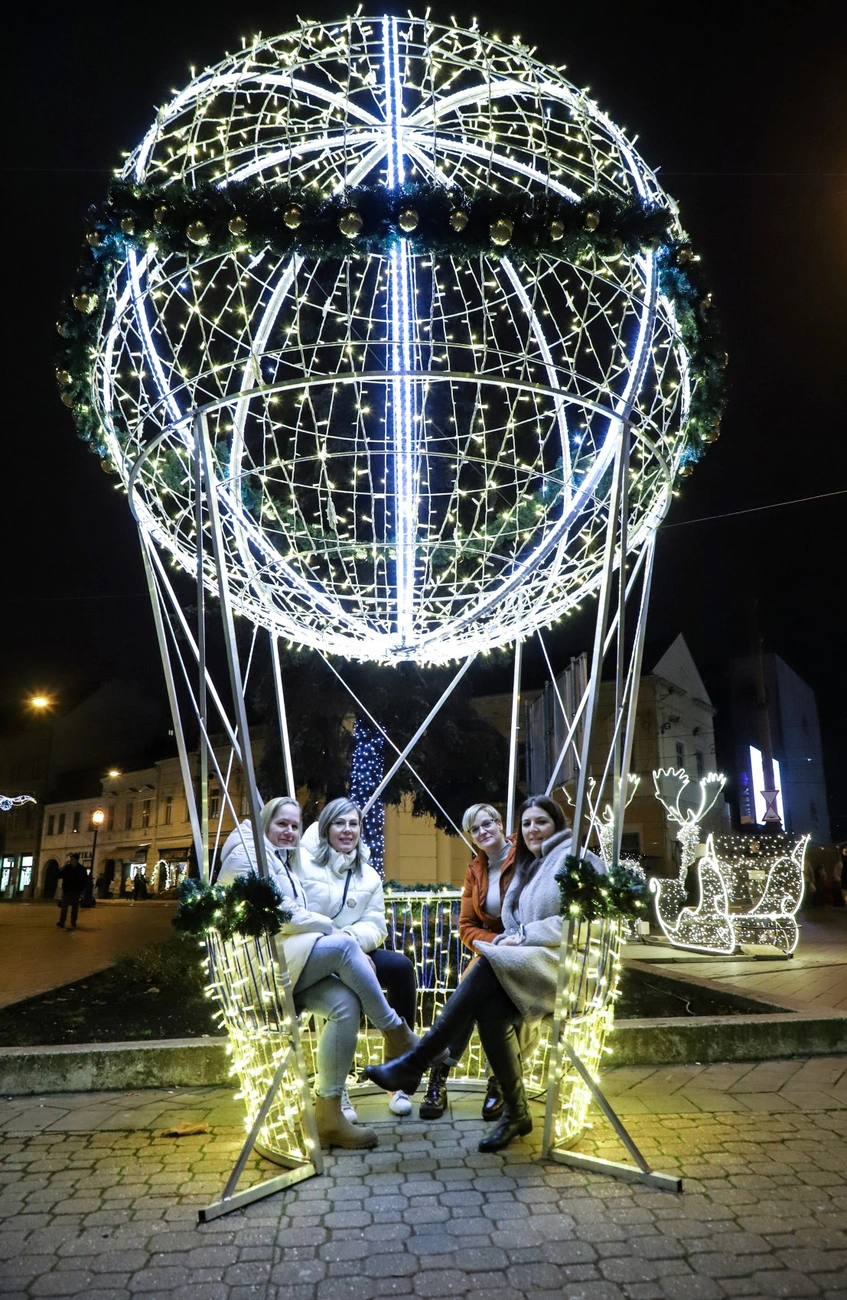 Adventi programok péntek este a Szent István téren