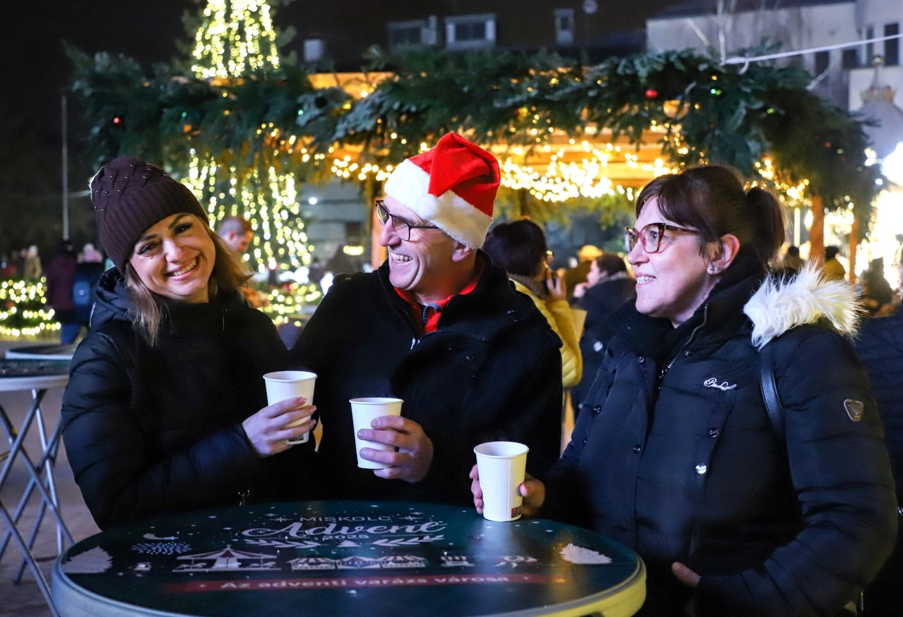 Adventi programok péntek este a Szent István téren