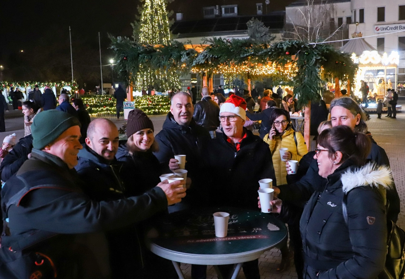 Adventi programok péntek este a Szent István téren