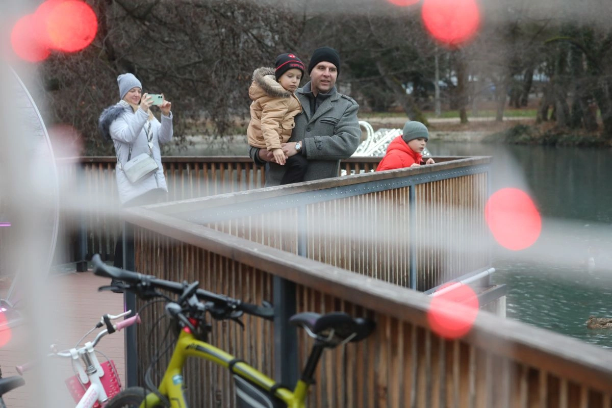 Advent a a miskolctapolcai tóparton. Fotó: Juhász Ákos