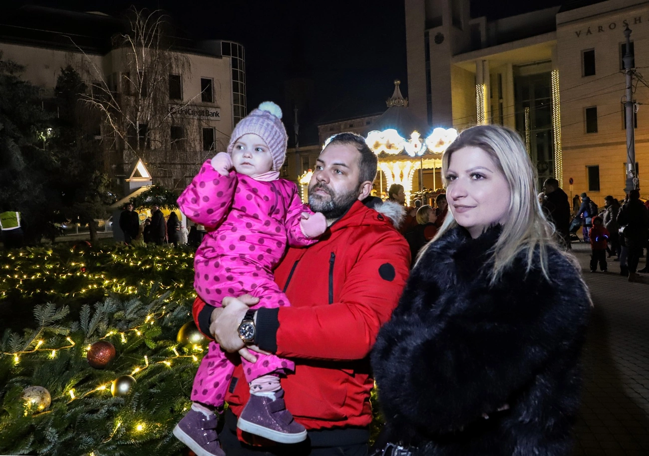 Adventi programok péntek este a Szent István téren szombaton