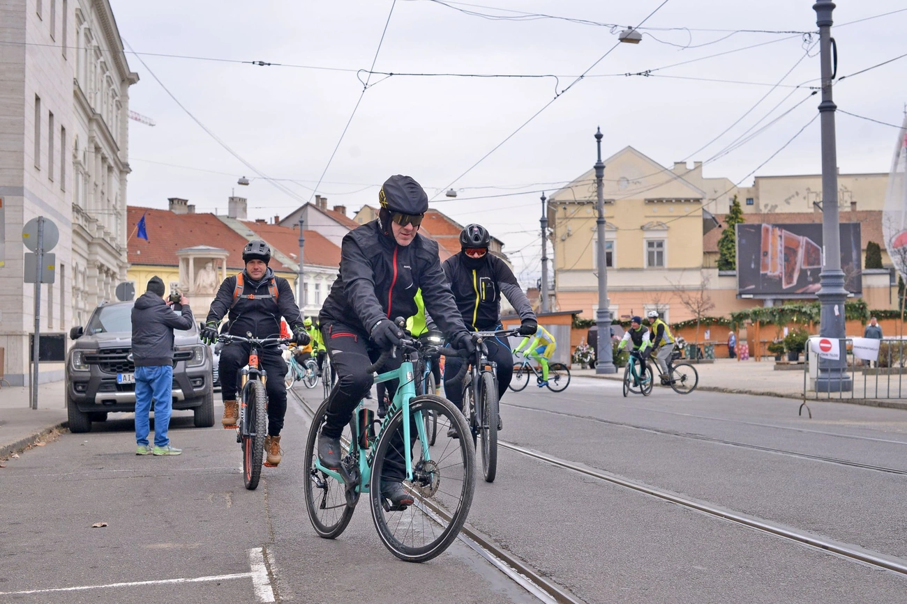Évbúcsúztató kerékpározás