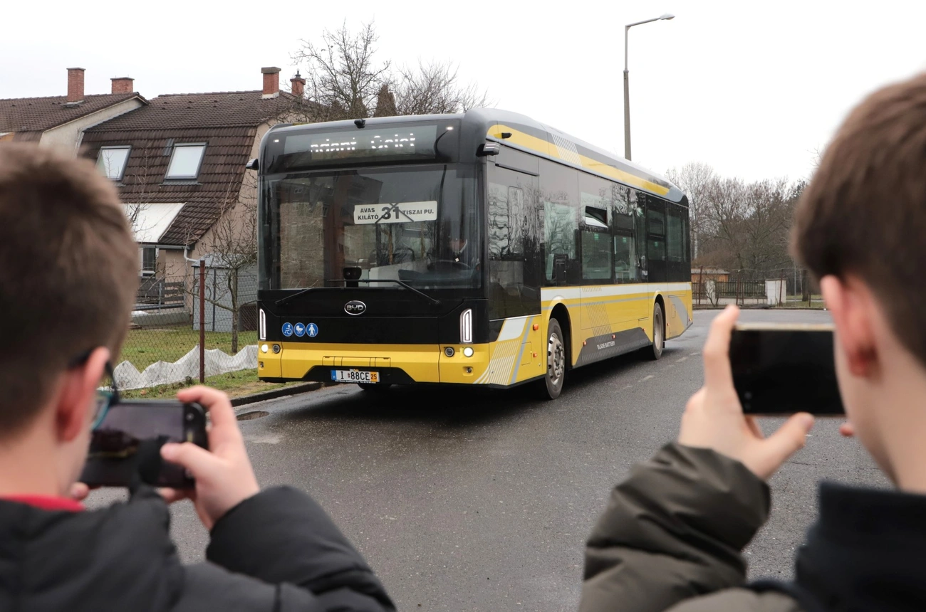 BYD elektromos busz tesztelése az MVK-nál