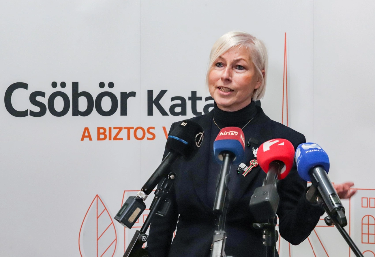 Szentkirályi Alexandra országjáró fóruma a Vigadóban