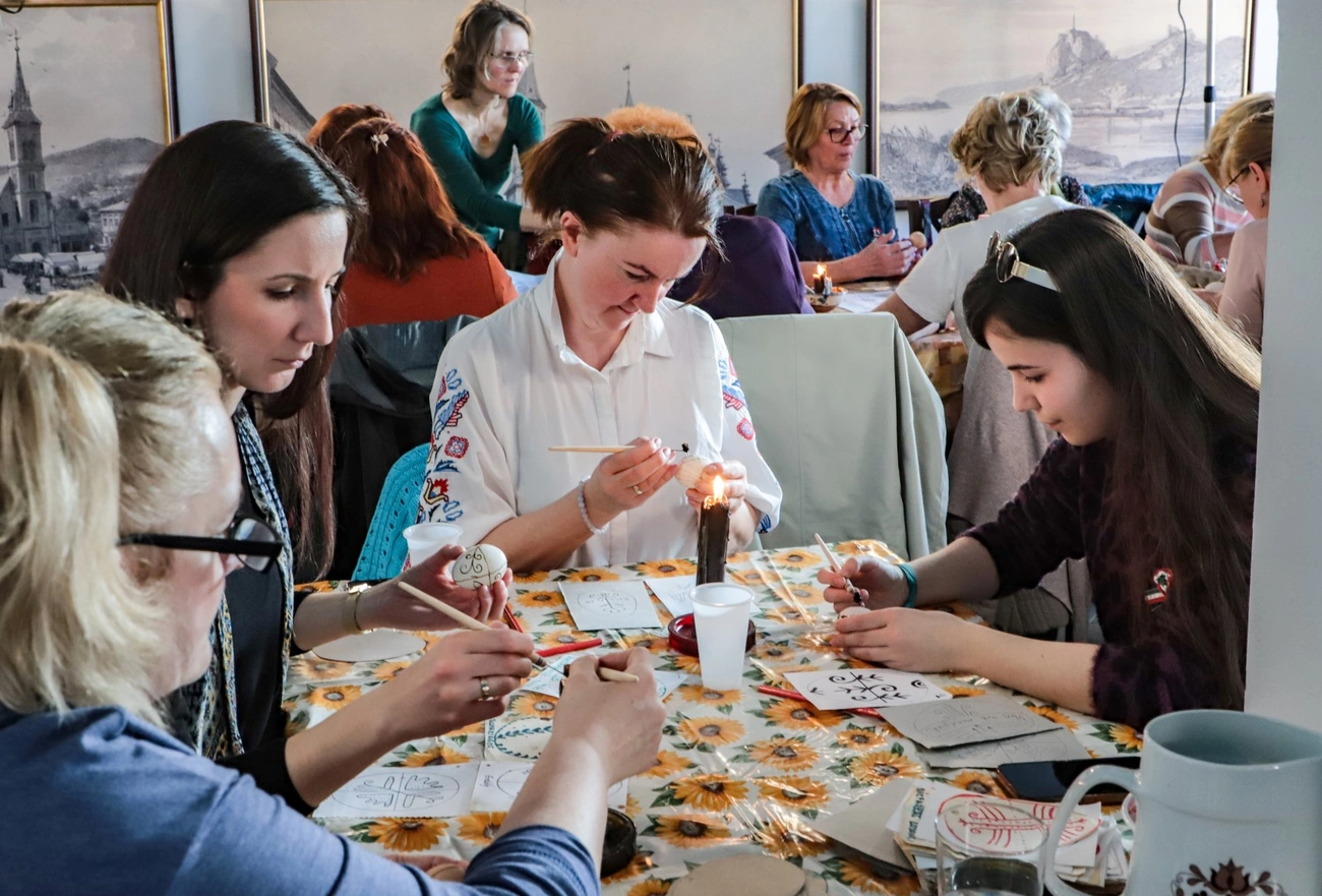 Hímestojás festés a Felvidék Házban