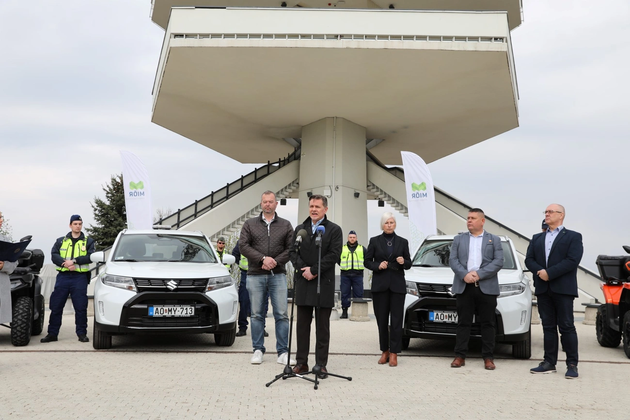 Gépjármű átadás a polgárőr és rendészeti szervezeteknek