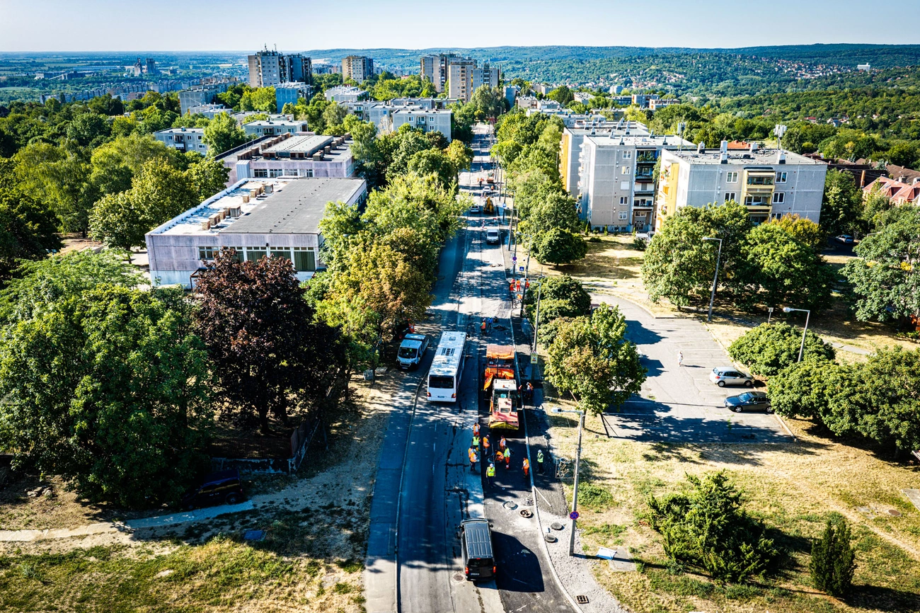 A 26-os felújítása madártávlatból