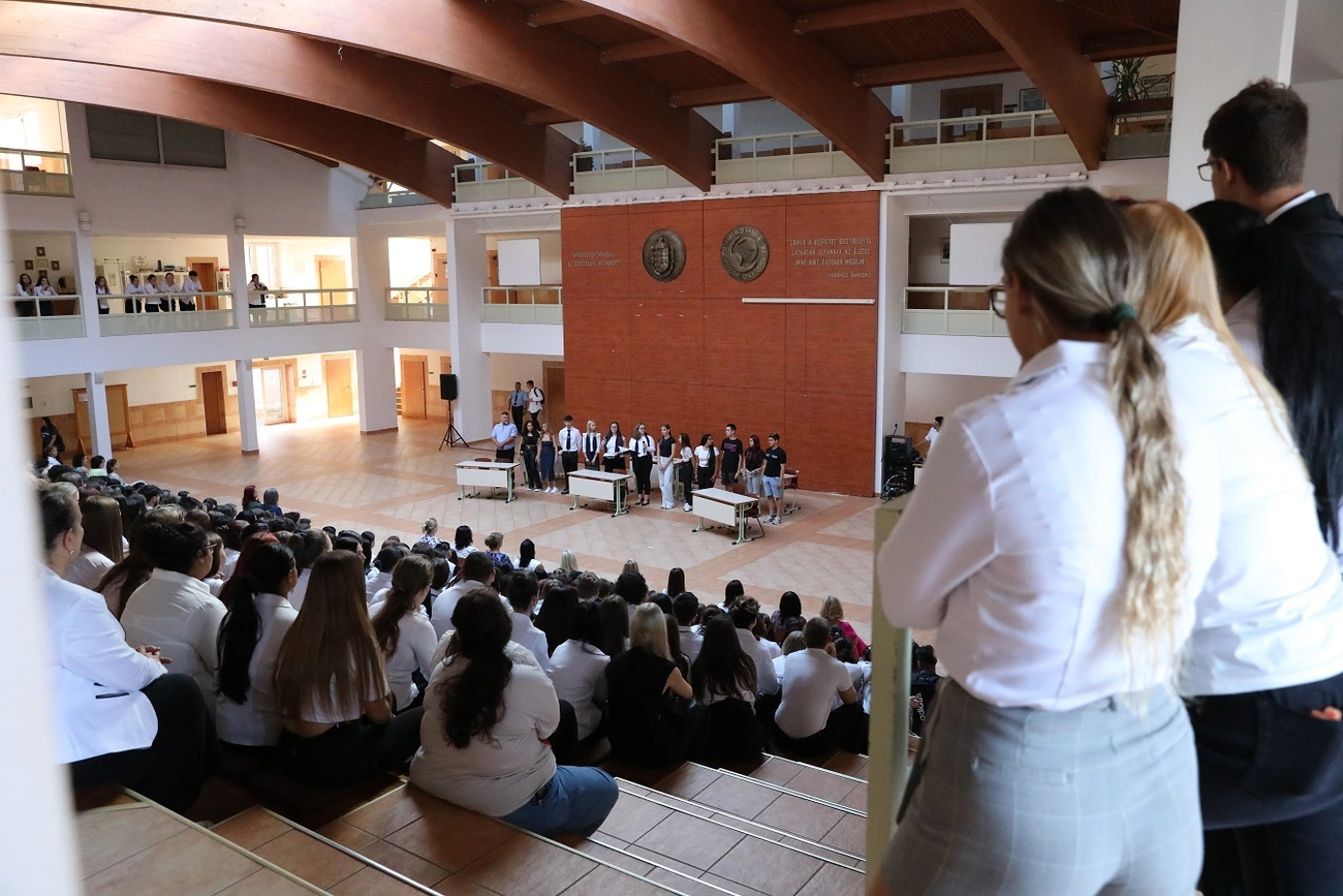 Tanévnyitó a Ferenczi technikumban