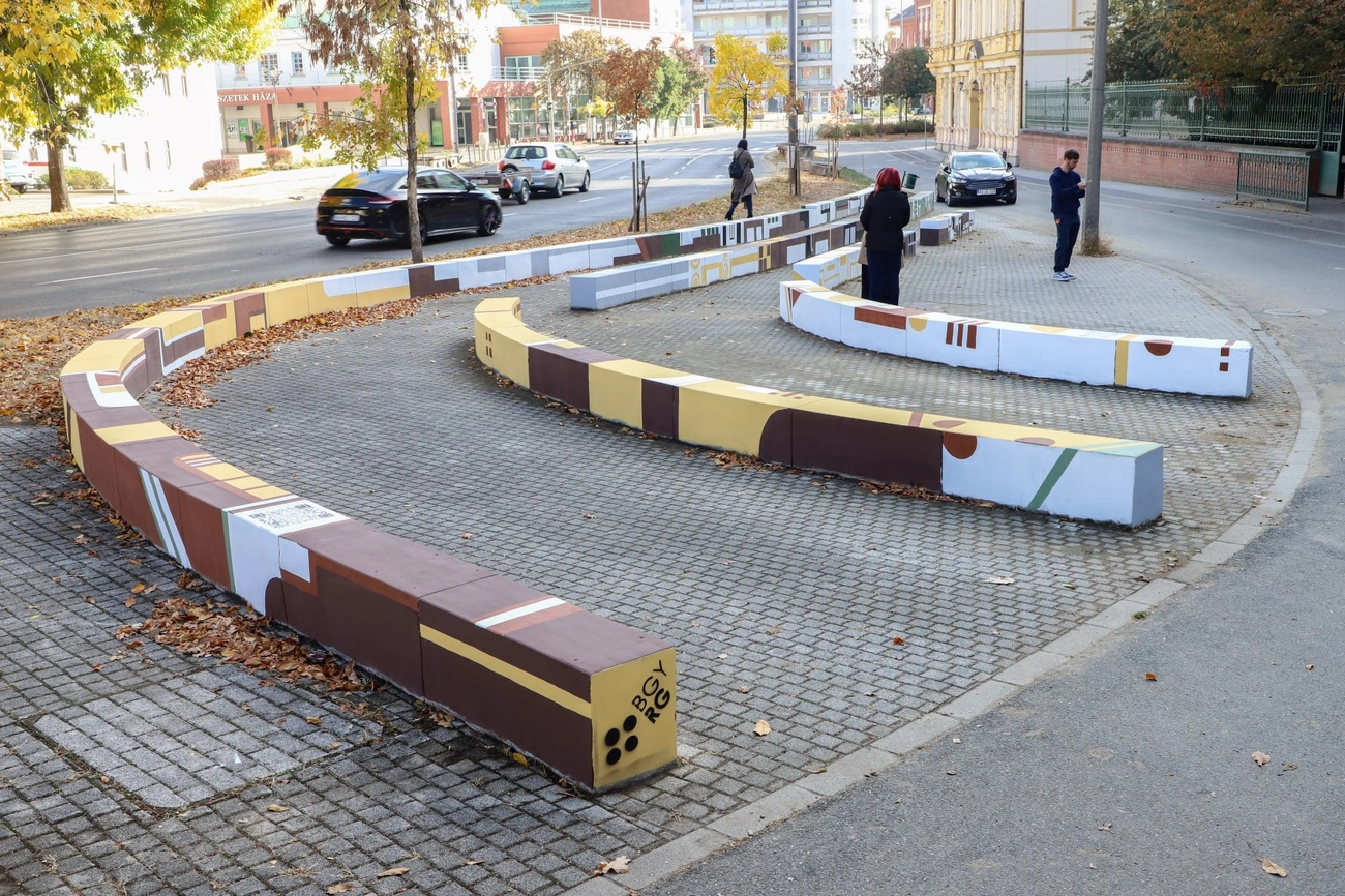 Megújult a Lévay előtti prakrész