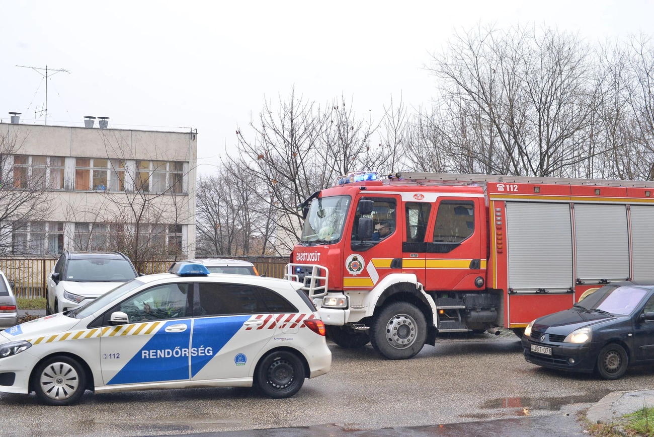 bombariadó a Kazinczyban 