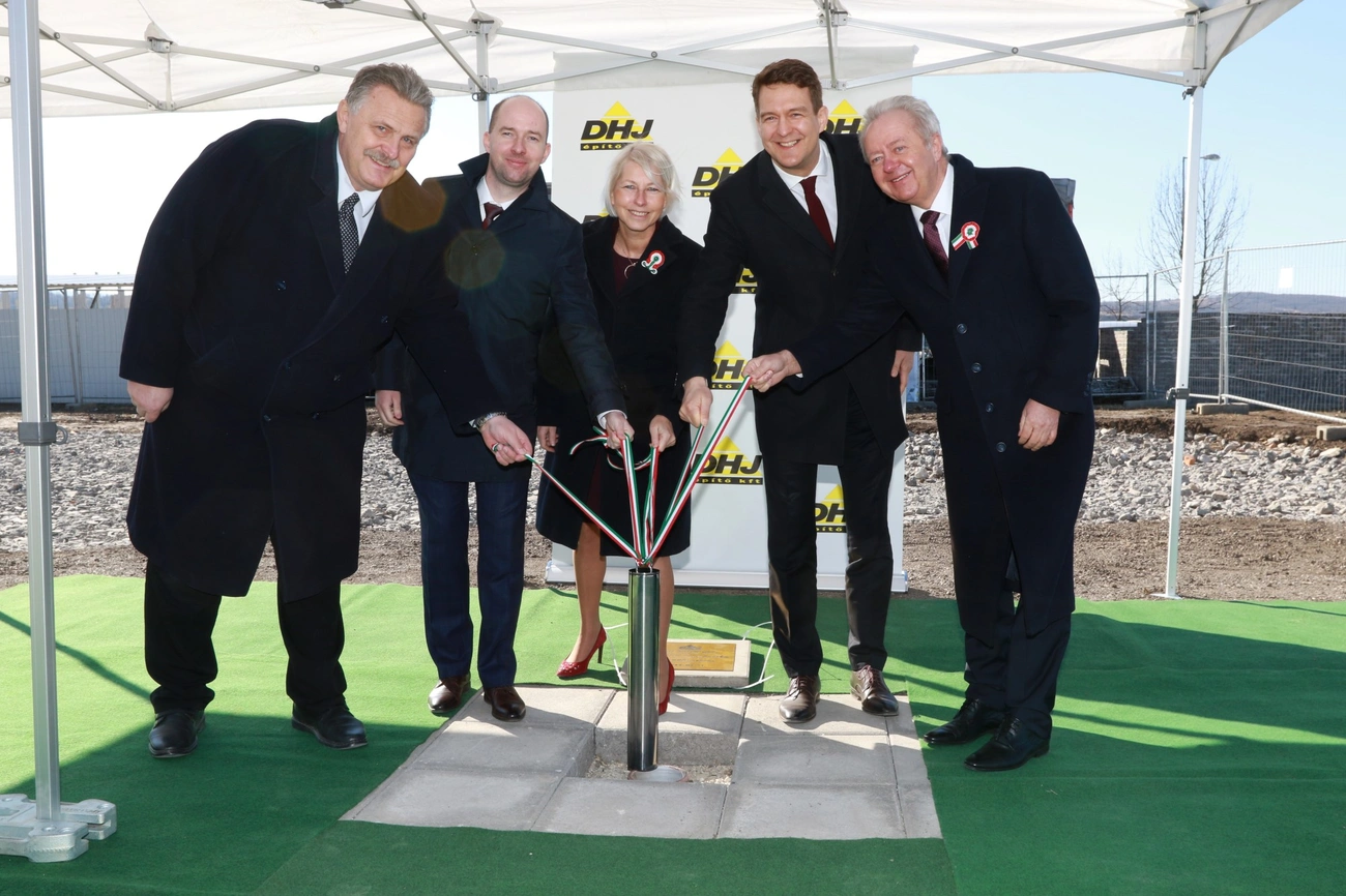 DHJ Építő Kft. - ünnepélyes alapkőletétel 