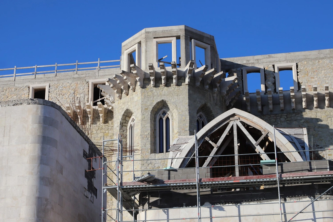 Bejárás a Diósgyőri várban 