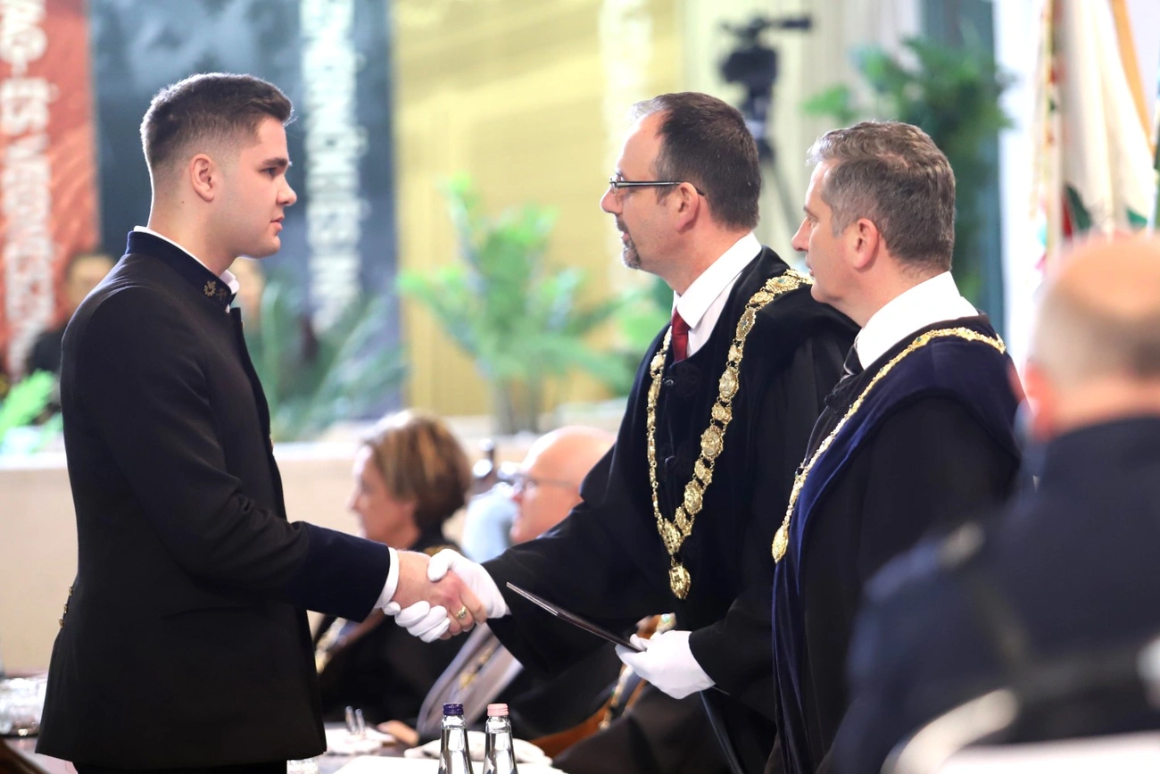Diplomaosztó a Miskolci Egyetemen 