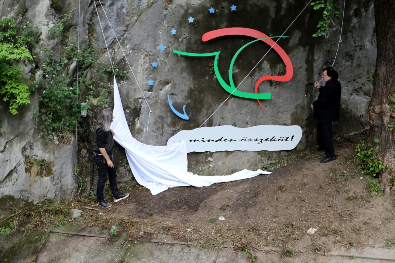 Trianon-emlékművet avattak Felsőhámorban 