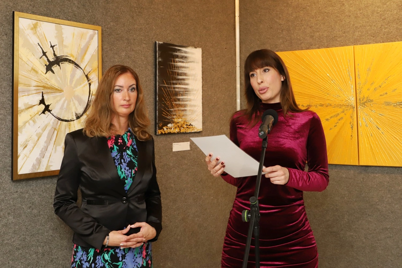 Hegedűs-Csatai Krisztina "Ébredés" című kiállítása az ifiházban 