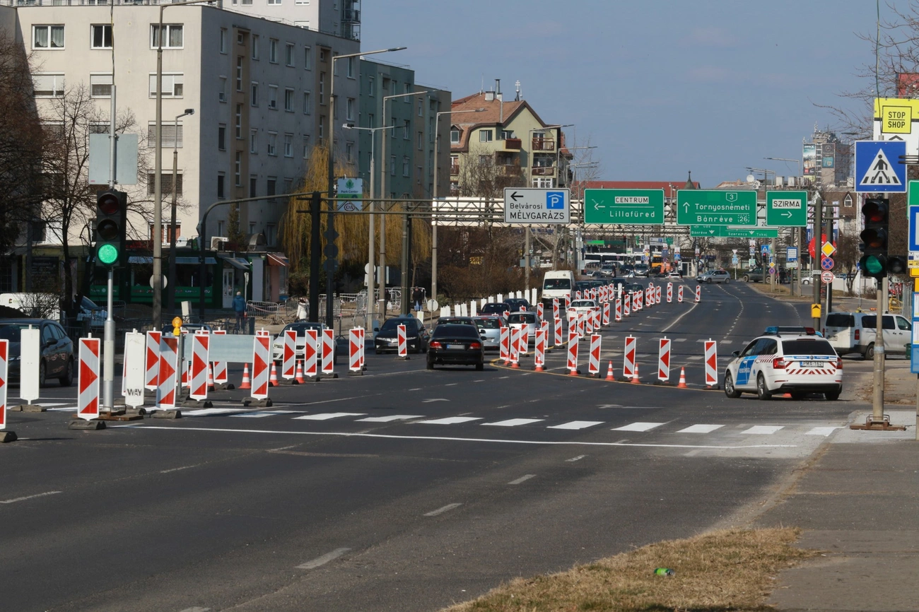 Útlezárás és terelés Vörösmarty és Király utcák kereszteződésében 