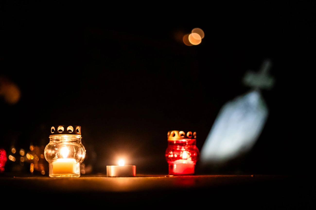 Mindenszentek estéje- Hámori temető és Szentpéteri kapui köztemető 