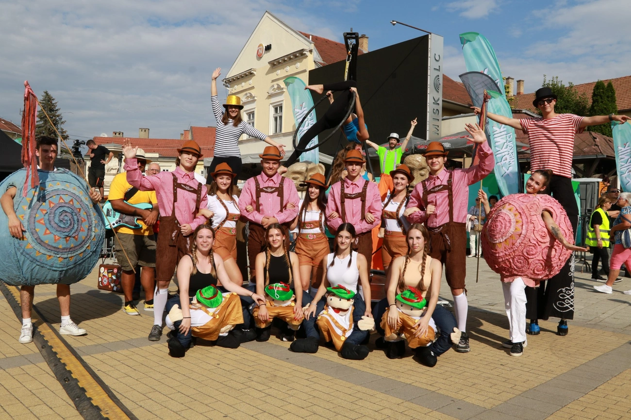 Miskolci Piknik nyitófelvonulás 