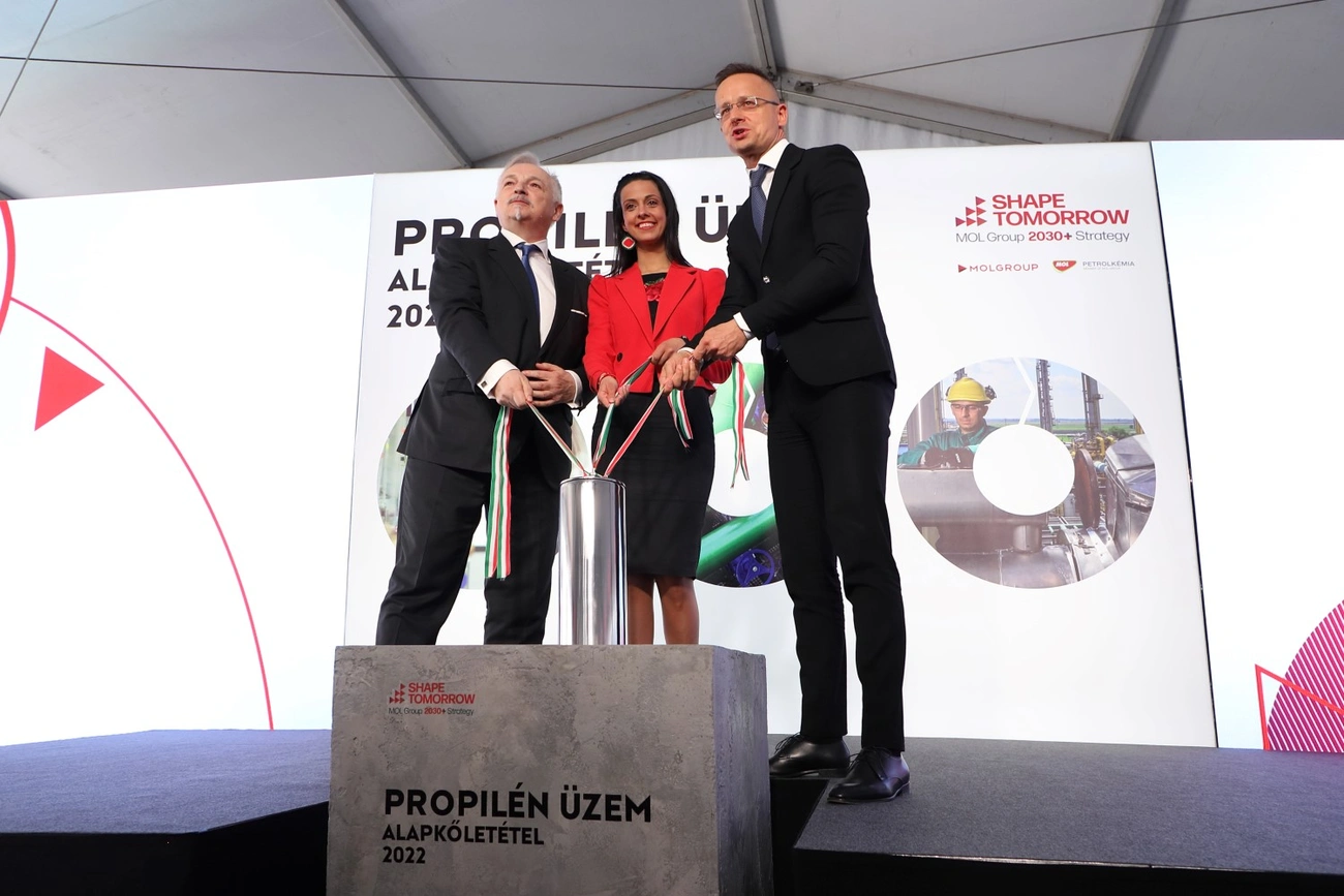 Propilén üzem alapkőletétel Tiszaújvárosban 