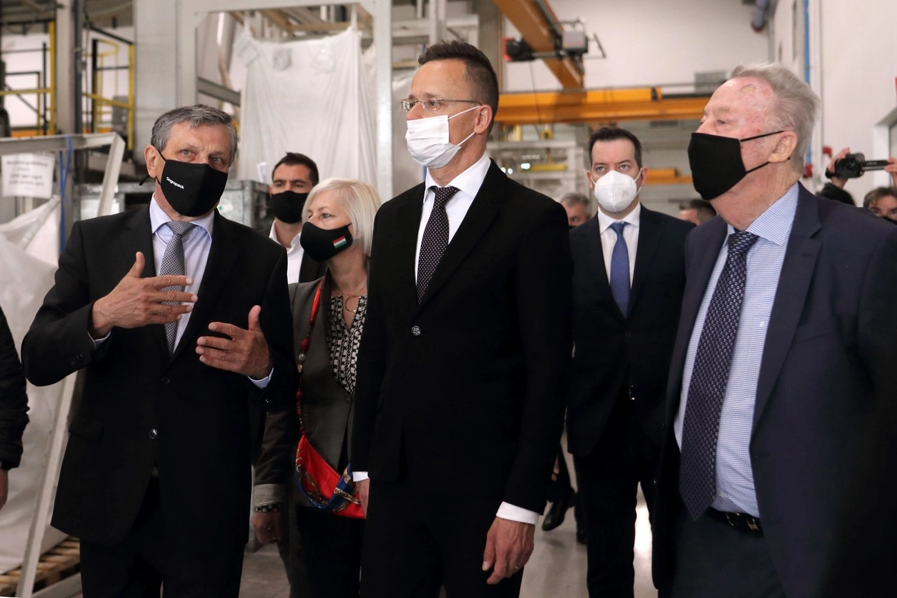 Szijjártó Péter az Ongropackban 