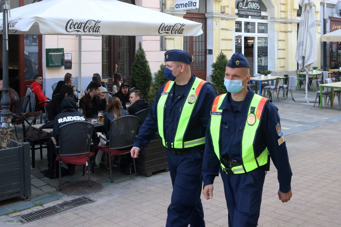 Rendészeti eligazítás és ellenőrzés a terasznyitás napján 