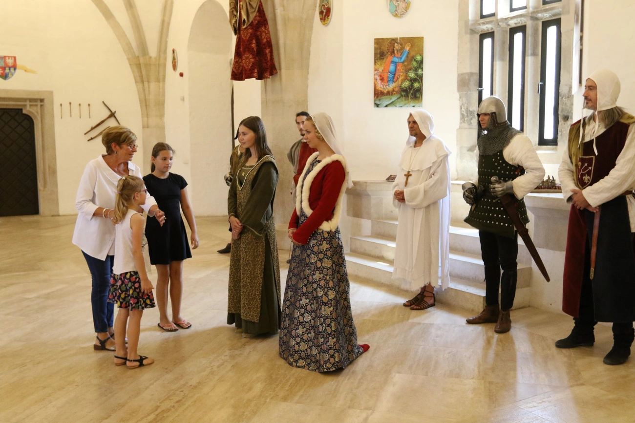 Szent Hedvig ünnepe a Diósgyőri várban 