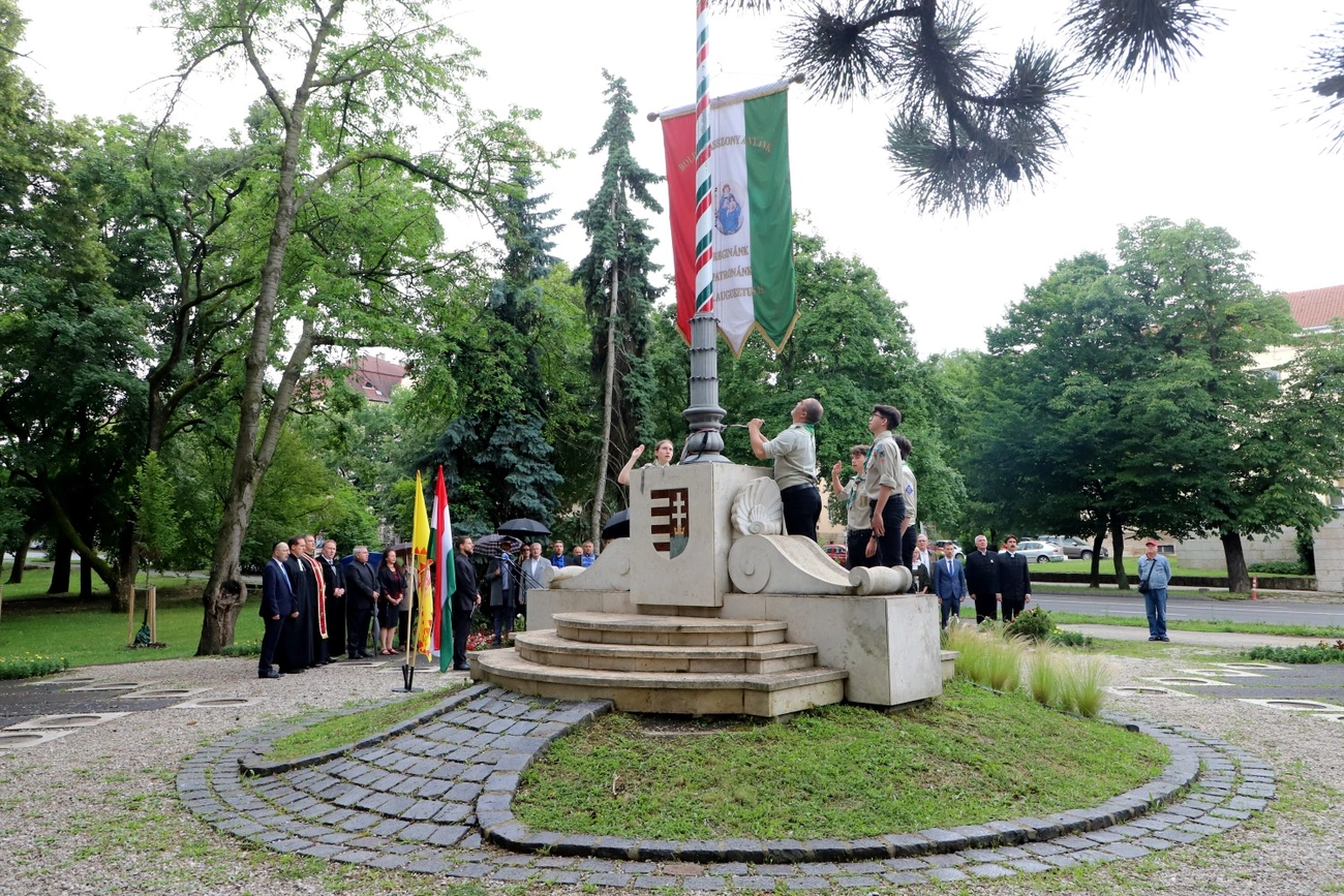 Koszorúzások a Nemzeti Összetartozás Napján 