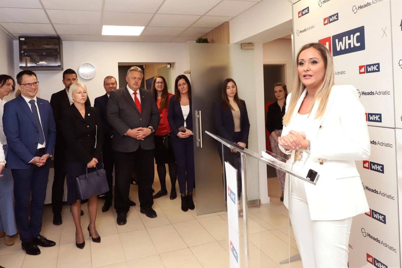 A WHC csoport új írdodájának megnyitója 